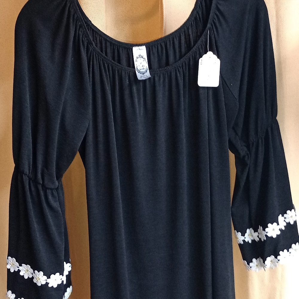2 B Together size medium dress 👗